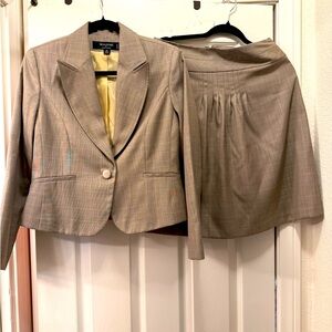 Signature Larry Levine Plaid Blazer